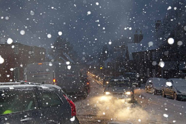 Snowy Aldermaston- traffic from the Loosey | Peter Oldridge