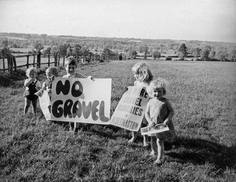 Gravel 1974-04
